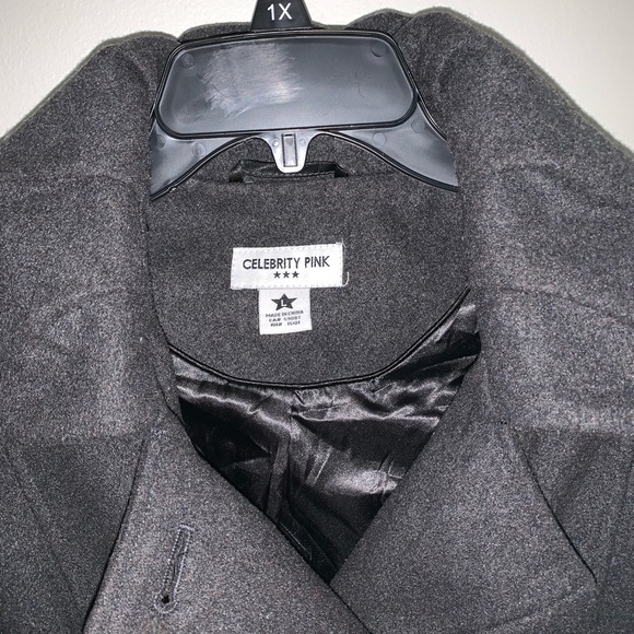 SOLD! •Coat• - Picture 2 of 8